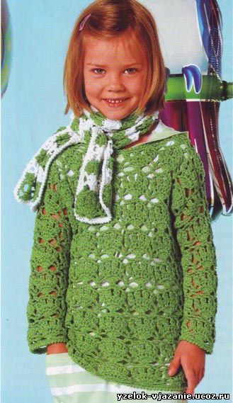 Зелёный пуловер и шарфик